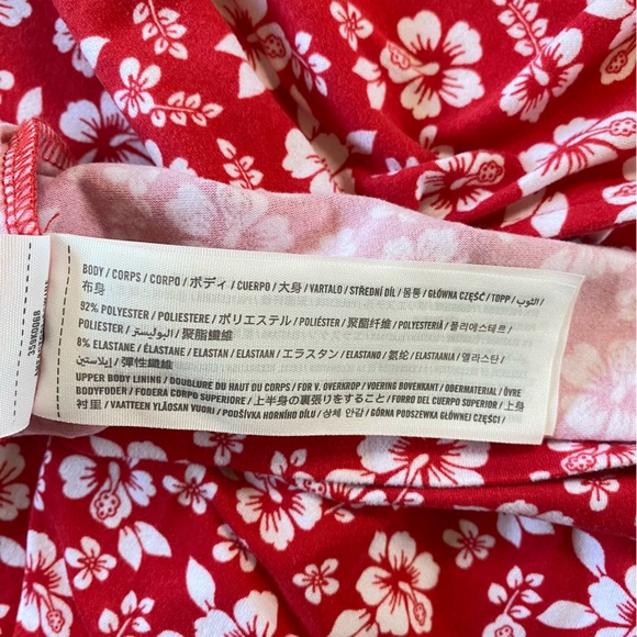 Hollister Red & White Hibiscus Print Cut Out Midi Dress, Size Medium - Picture 9 of 9